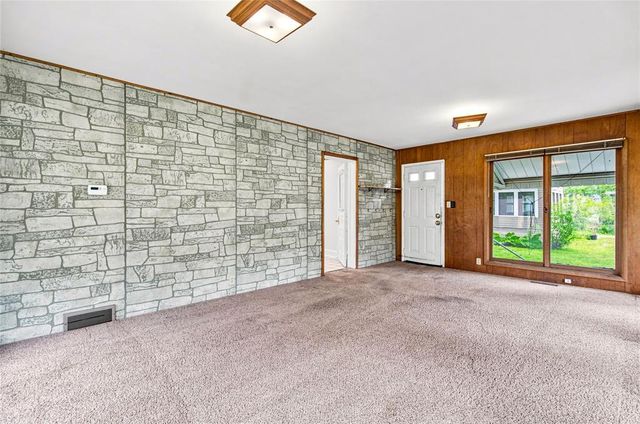 453 Summit Avenue, Eau Claire, WI 54701
