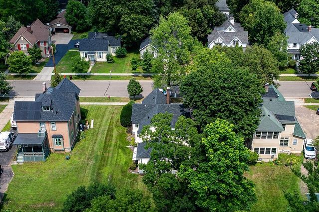 453 Summit Avenue, Eau Claire, WI 54701