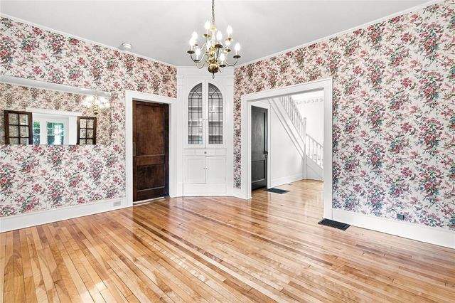 453 Summit Avenue, Eau Claire, WI 54701
