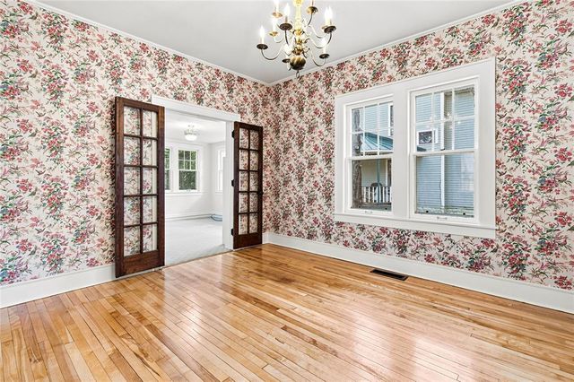 453 Summit Avenue, Eau Claire, WI 54701