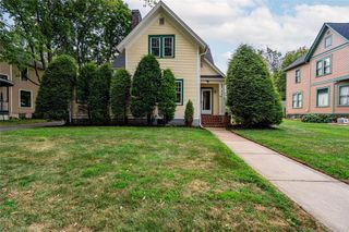 453 Summit Avenue, Eau Claire, WI 54701