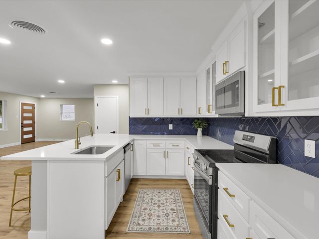 6005 Saint Johns Lane, Fort Worth, TX 76114