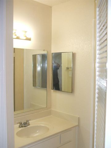 10101 S Gessner Road 316, Houston, TX 77071