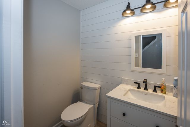 2488 Woodfield Boulevard, Franklin, IN 46131