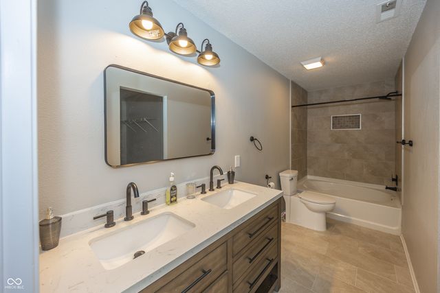 2488 Woodfield Boulevard, Franklin, IN 46131