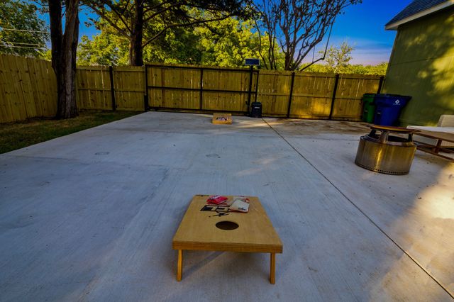211 Pecan Street, Waxahachie, TX 75165