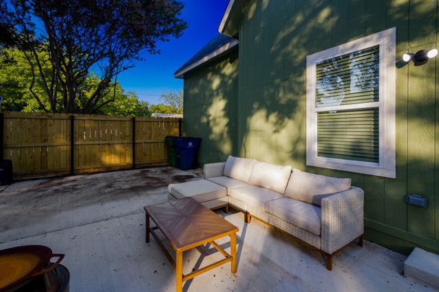 211 Pecan Street, Waxahachie, TX 75165