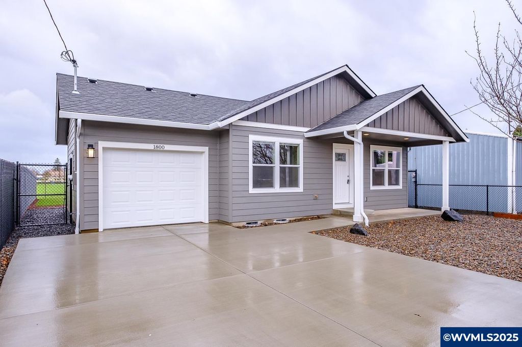 1800 S 2nd St, Lebanon, OR 97355