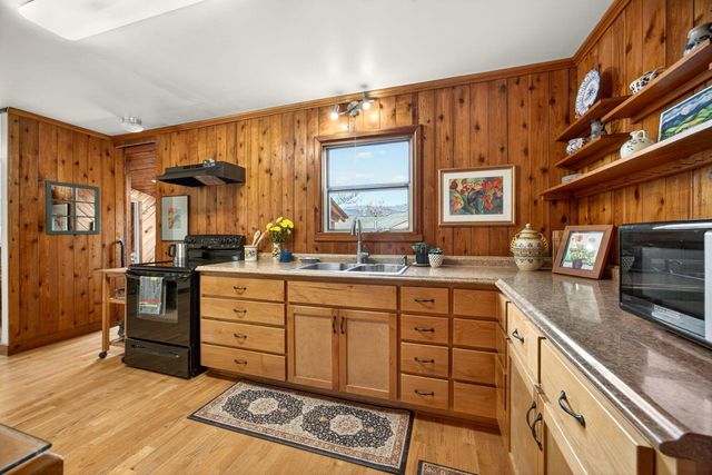 965 Park Street, Ashland, OR 97520