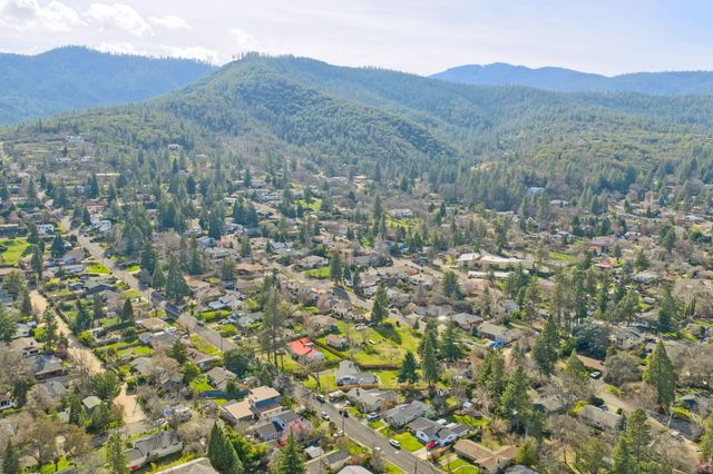 965 Park Street, Ashland, OR 97520