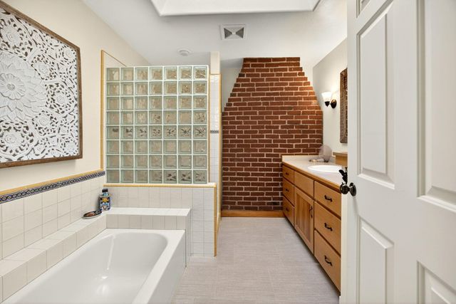 965 Park Street, Ashland, OR 97520