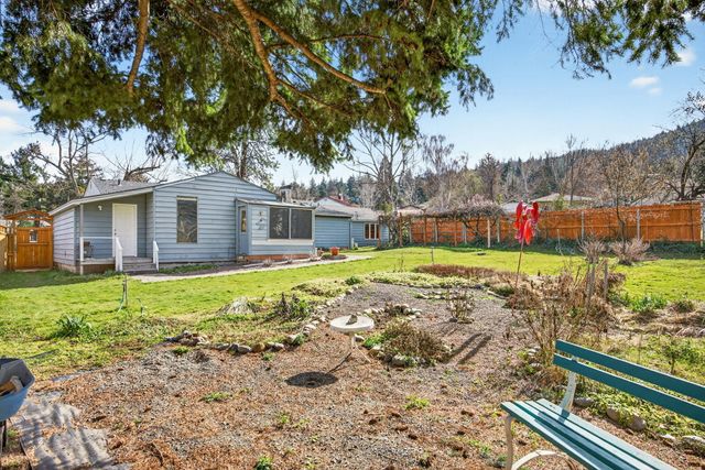 965 Park Street, Ashland, OR 97520