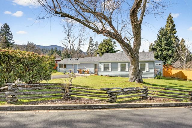 965 Park Street, Ashland, OR 97520