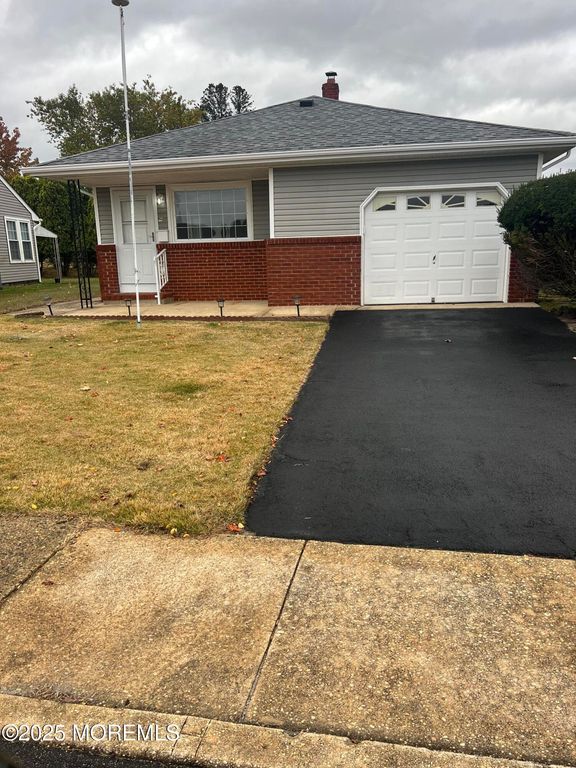 327 Curacao Street, Toms River, NJ 08757