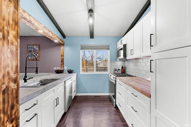 20305 Topaz Street, South Bend, IN 46614