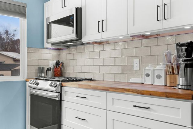 20305 Topaz Street, South Bend, IN 46614