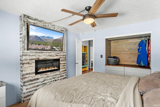 20305 Topaz Street, South Bend, IN 46614