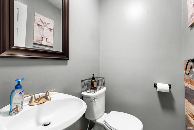 20305 Topaz Street, South Bend, IN 46614