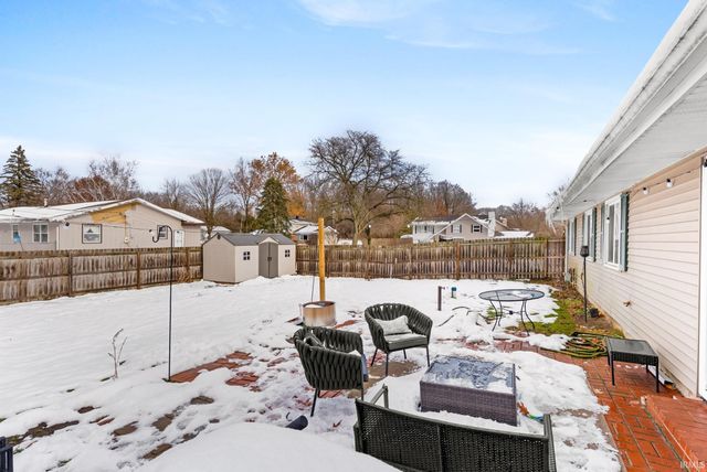 20305 Topaz Street, South Bend, IN 46614