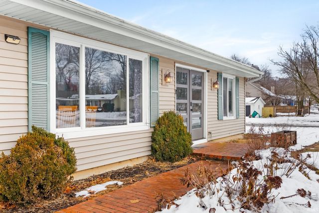 20305 Topaz Street, South Bend, IN 46614