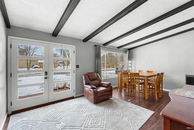 20305 Topaz Street, South Bend, IN 46614