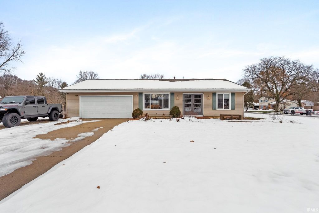 20305 Topaz Street, South Bend, IN 46614