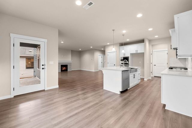 148 Valemont Drive 11, Eagle Point, OR 97524