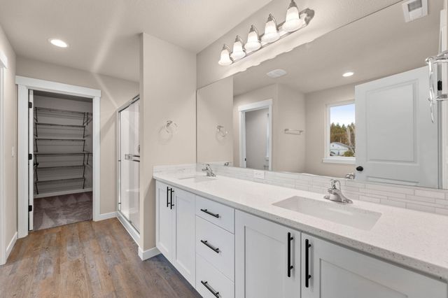 148 Valemont Drive 11, Eagle Point, OR 97524
