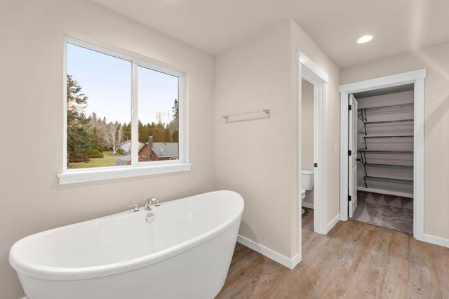 148 Valemont Drive 11, Eagle Point, OR 97524