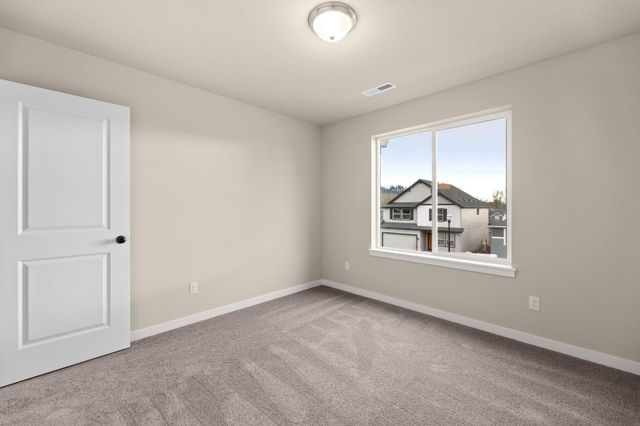 148 Valemont Drive 11, Eagle Point, OR 97524