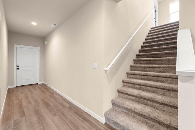 148 Valemont Drive 11, Eagle Point, OR 97524