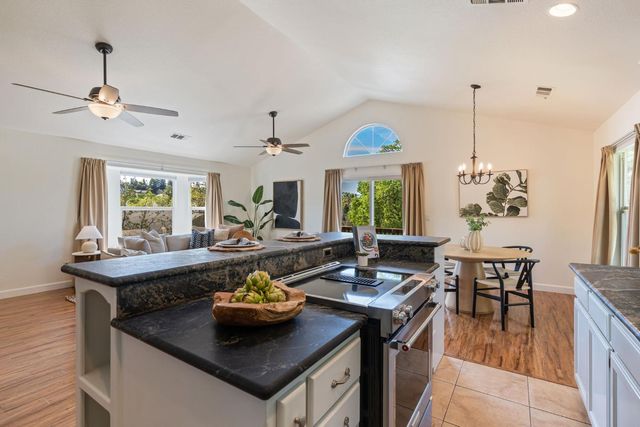 12632 Vick Ct, Auburn, CA 95603