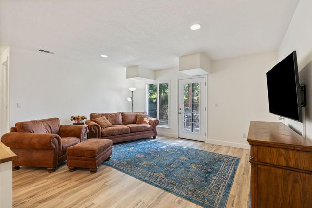 12632 Vick Ct, Auburn, CA 95603