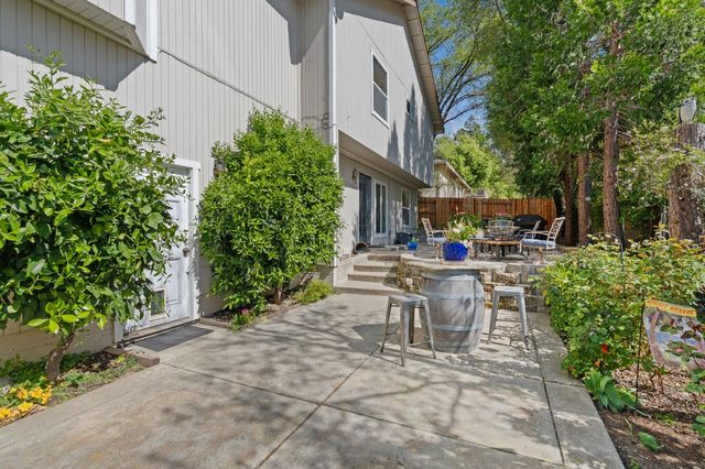 12632 Vick Ct, Auburn, CA 95603