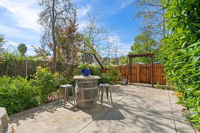 12632 Vick Ct, Auburn, CA 95603