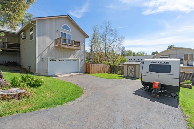 12632 Vick Ct, Auburn, CA 95603