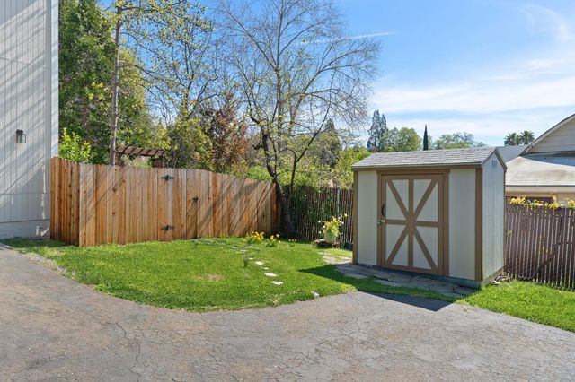 12632 Vick Ct, Auburn, CA 95603
