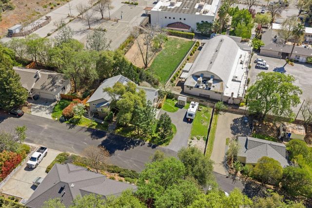 12632 Vick Ct, Auburn, CA 95603