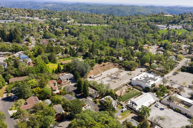 12632 Vick Ct, Auburn, CA 95603