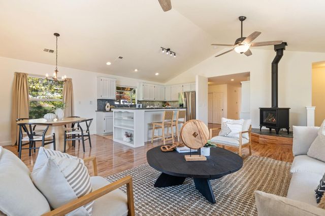 12632 Vick Ct, Auburn, CA 95603