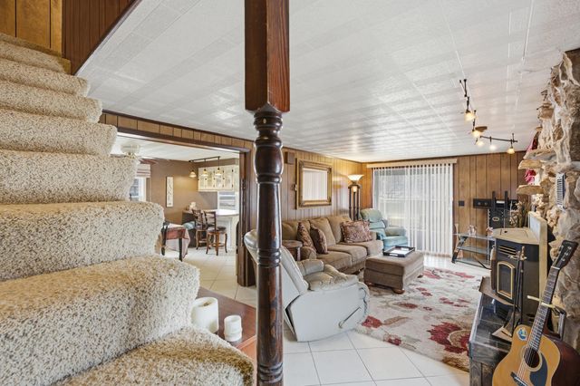 63743 E 202 Road, Wyandotte, OK 74370