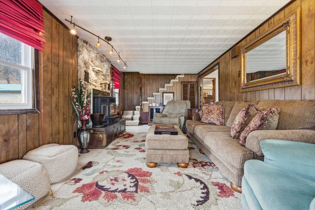 63743 E 202 Road, Wyandotte, OK 74370