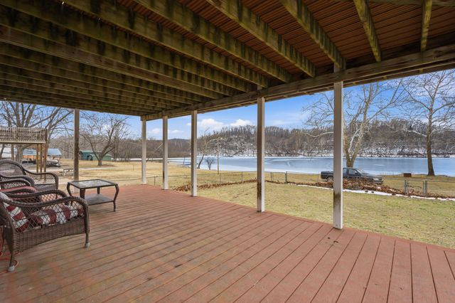 63743 E 202 Road, Wyandotte, OK 74370