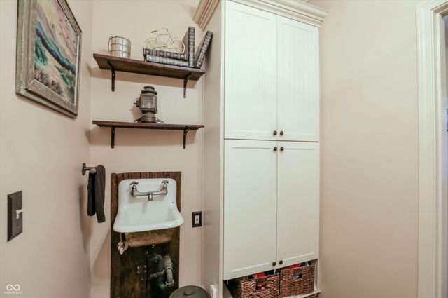 4401 Brittany Drive, Zionsville, IN 46077