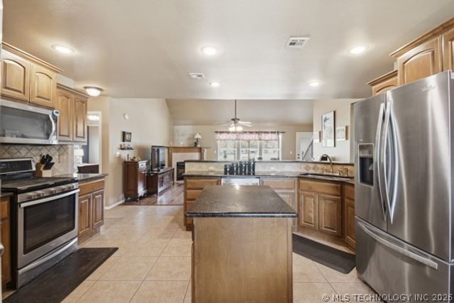 12101 N 168th East Avenue, Collinsville, OK 74021