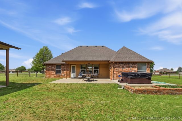 12101 N 168th East Avenue, Collinsville, OK 74021