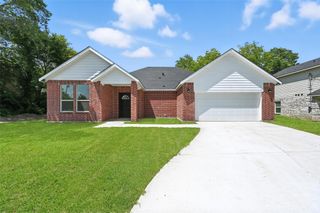 704 W Grove Street, Terrell, TX 75160