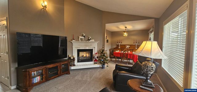 997 Glazemeadow St NE, Keizer, OR 97303