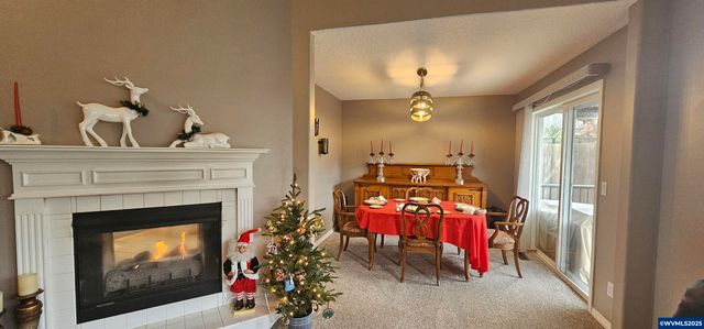 997 Glazemeadow St NE, Keizer, OR 97303