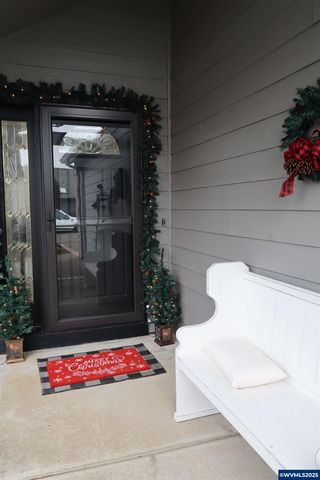 997 Glazemeadow St NE, Keizer, OR 97303